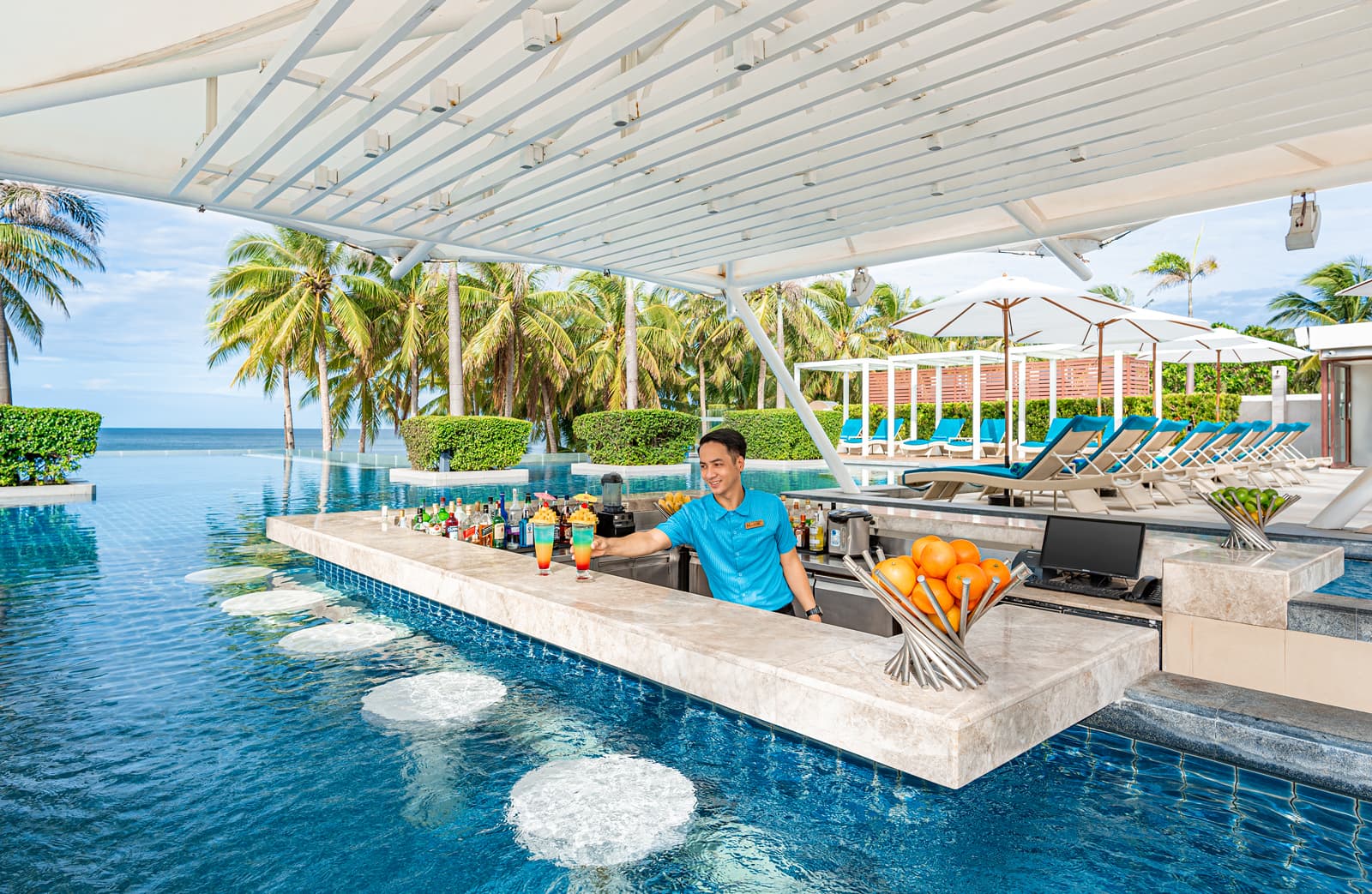 Crystal Pool Bar